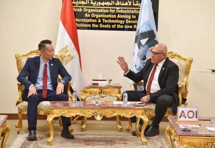 مذكرة للتفاهم بين الهيئة العربية للتصنيع وشركة القلعة رد فلاج الإماراتية الصينية