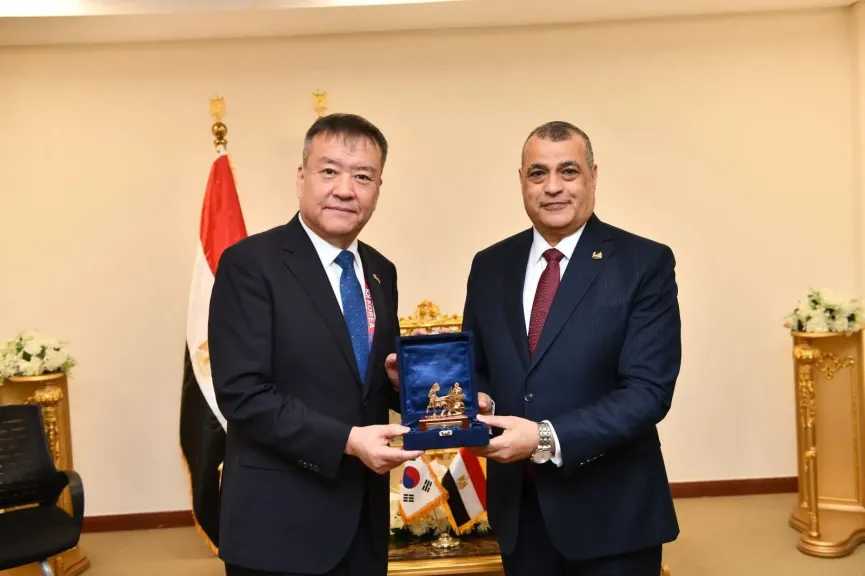 وزير الدولة للإنتاج الحربي يلتقي نائب وزير Dapa لشئون برنامج القدرات الحالية الكوري الجنوبي