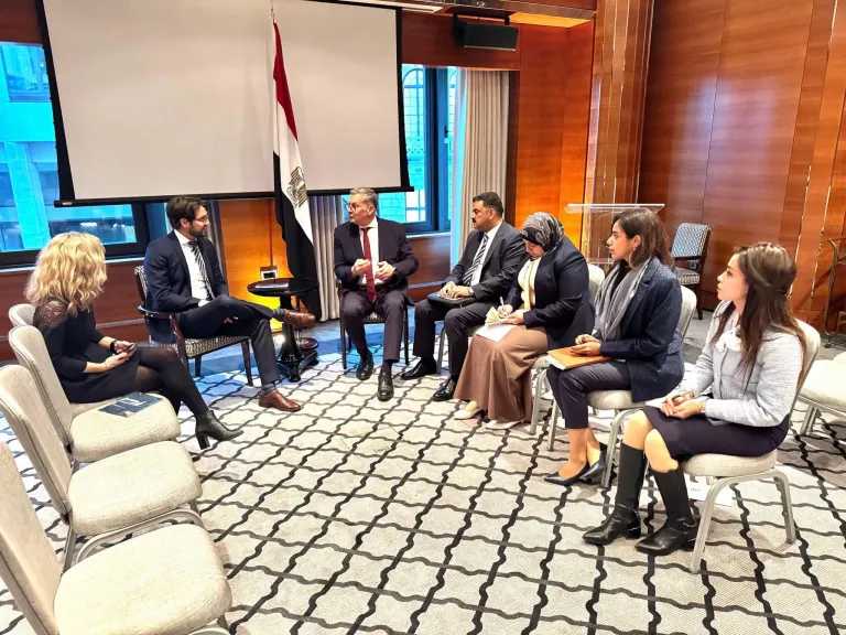 وزير البترول والثروة المعدنية يستعرض إصلاحات قطاع التعدين ويبحث شراكات استثمارية جديدة