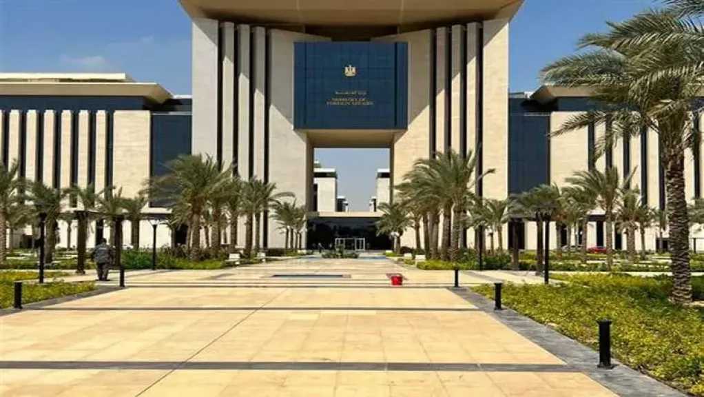 «الخارجية» تناشد الجاليات المصرية مراعاة قوانين الدول الخاصة بالنشر على مواقع التواصل