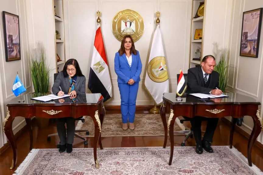 وزيرة التنمية المحلية تشهد مراسم التوقيع على خطة مشروع تعزيز القدرة على الصمود في مواجهة مخاطر المناخ بالمدن الحضرية مع برنامج الأمم المتحدة الإنمائي