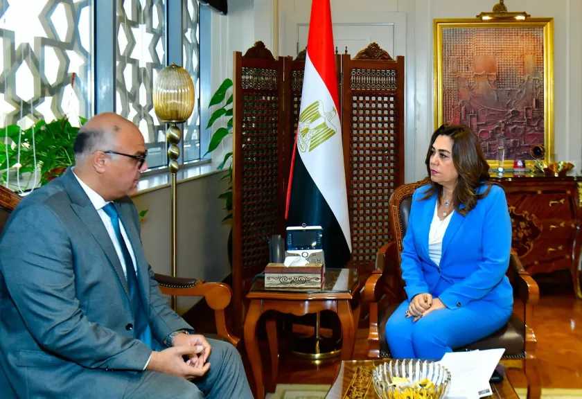 وزيرة التنمية المحلية والقائم بأعمال وزير البيئة تشهد دراسة إنشاء مشروع متكامل للطاقة بالقليوبية