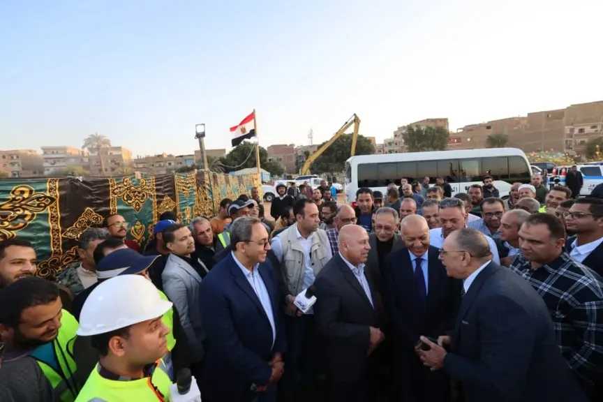 وزير النقل يتفقد محطات ومسار الخط الثاني من شبكة  القطار السريع وكباري المزلقانات ومحاور النيل بالصعيد