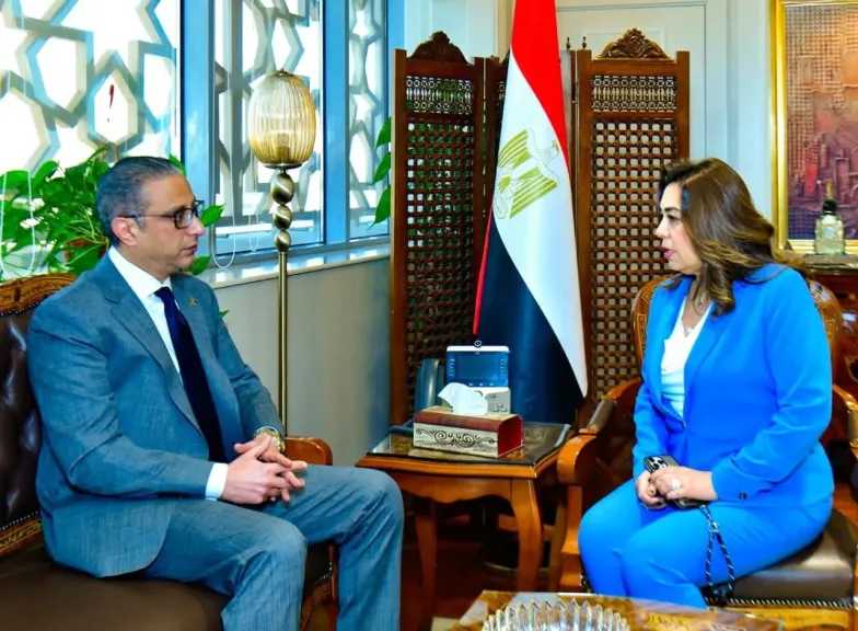 وزيرة البيئة ومحافظ الفيوم يناقشان خطة استعادة التوازن البيئي لبحيرة قارون وتحويلها لوجهة تنموية