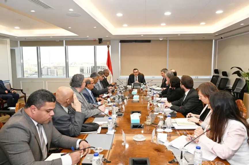 وزير الإسكان يستقبل وفد من بنك الاستثمار الأوروبي Eib لبحث تعزيز فرص التعاون المشترك
