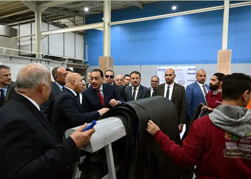 رئيس الوزراء يتفقد مشروع رفع كفاءة وتأهيل مركز تكنولوجيا دباغة الجلود بمدينة الروبيكي