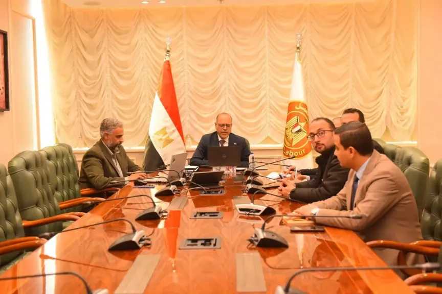 بقيمة 2 مليون جنيه.. وزير العمل يشهد تسليم إعانات ومستحقات لأسر ضحايا ومصابي عمالة غير منتظمة في 3 محافظات