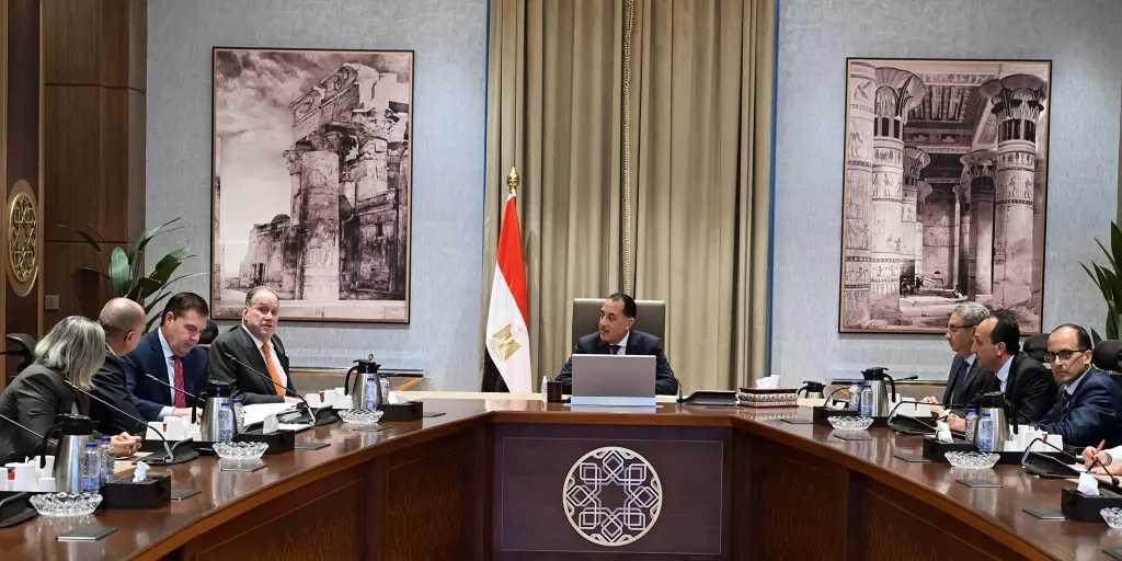 رئيس الوزراء يلتقي رئيس مجلس إدارة شركة ”بلومبرج جرين” لبحث إقامة شراكات في مجالات مختلفة