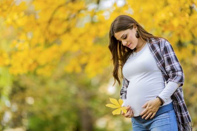 تعرفى على تغيرات شعرك أثناء الحمل