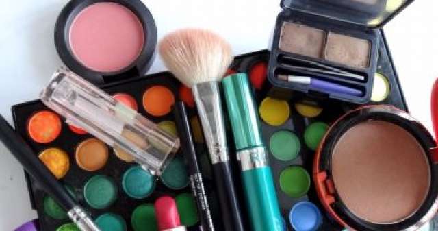 5 طرق لاستخدام المكياج منتهى الصلاحية