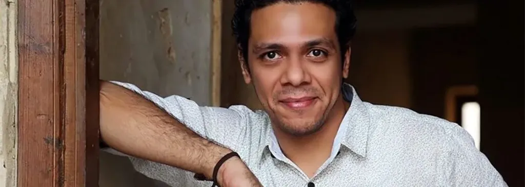 حمزة العيلي: فخور بترشيح ”المتحدة” لي لتجسيد مصطفى محمود.. وأتمنى إعادة تقديم ”الهروب” لأحمد زكي