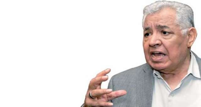 عن الجماعة وقطب أقطابها