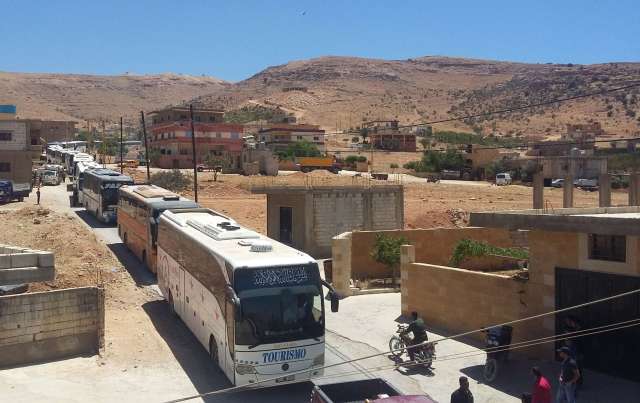 لليوم الثاني ..استمرار توقف نقل اللاجئين السوريين من لبنان