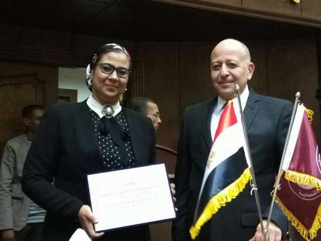 «مرسي» تكريم المستشارة «أمل عمار» دليل على نجاح المرأة في جميع المجالات