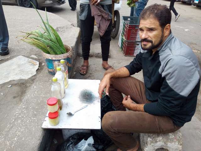 حسام.. «رحال الرزق» انتهى به المطاف ببيع «الصبار»