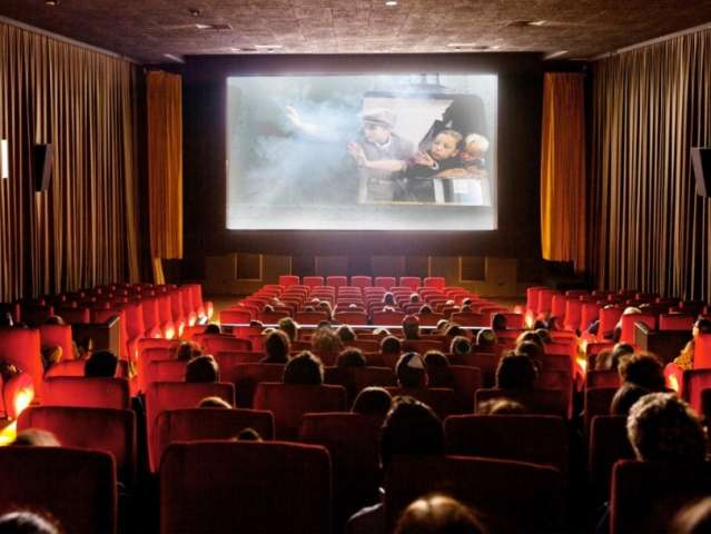 بعد تألق أفلام رأس السنة.. أعمال جديدة تقتحم السينمات قبل «شم النسيم»