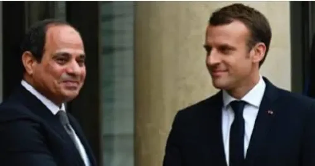 الرئيس السيسي والرئيس الفرنسي يتفقدان كورنيش الإسكندرية وقلعة قايتباي بحضور وفود الفرنكوفونية