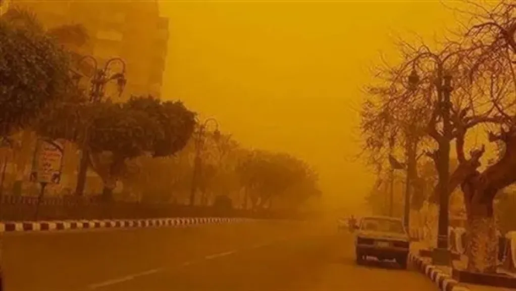 «تحذير عاجل من الأرصاد».. عاصفة ترابية تضرب محافظات الصعيد خلال دقائق وانعدام محتمل للرؤية