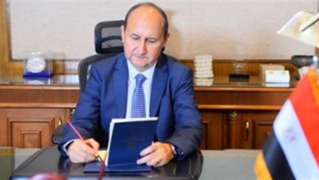 وزير التجارة يبحث مع أعضاء غرفة التجارة الأمريكية سبل تعزيز الاستثمار
