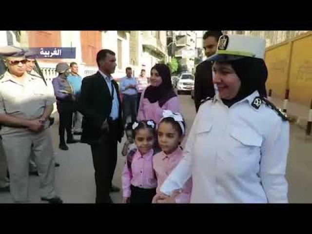 قيادات وضباط الشرطة ترافق أبناء شهداء الوطن في الأسبوع  الدراسي الأول