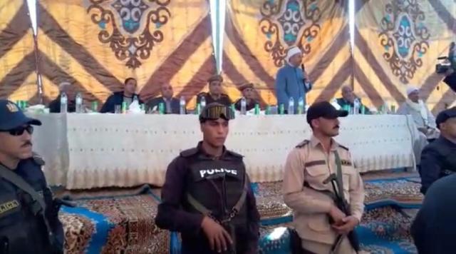 إتمام الصلح فى النزاع القائم بين عائلتين بمركز الفتح بأسيوط