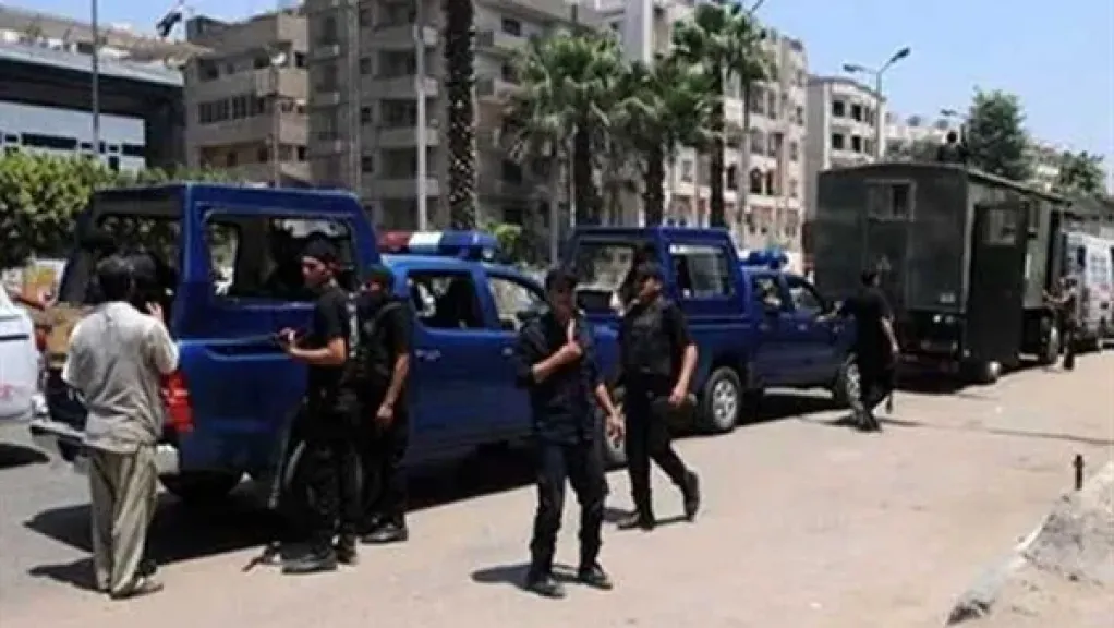 مصرع عنصرين إجراميين في تبادل لإطلاق النار مع الشرطة بطوخ.. وضبط مخدرات وأسلحة