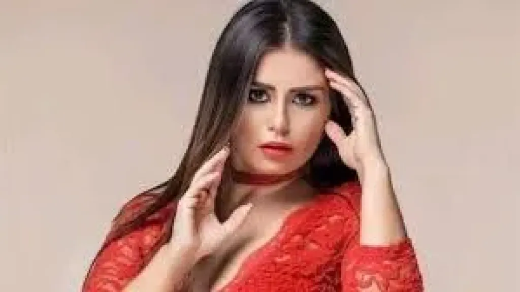 منة فضالي: كلابي أهم حاجة.. وأتعامل معهم كأنهم أولادي