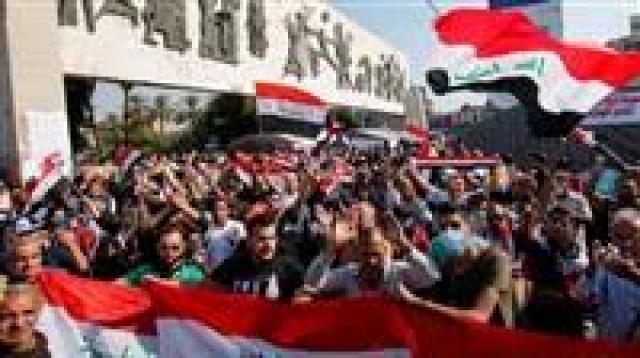 بعد تفكيك صواريخ.. مجهولون يفتحون النار على محتجين وسط بغداد