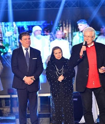 محمود قابيل يهدي تكريمه للراحل عزت أبو عوف