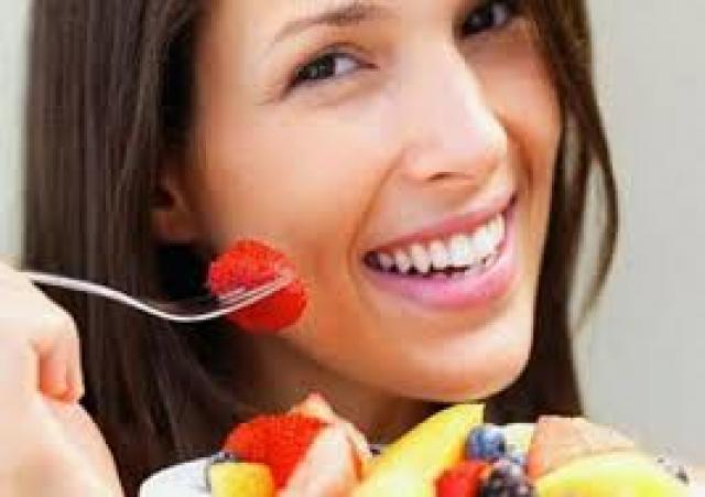 دون كريمات.. 7 أطعمة طبيعية تحتوي على الكولاجين