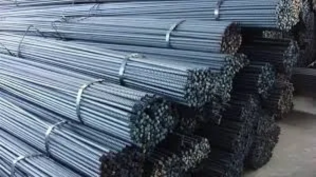 أسعار الحديد في مصر مستقرة وفروقات طفيفة عالميًا.. تعرف على أسعار المصانع والفروق العالمية لفبراير 2026
