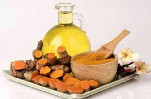 فوائد زيت الكركم السحرى للشعر والبشرة