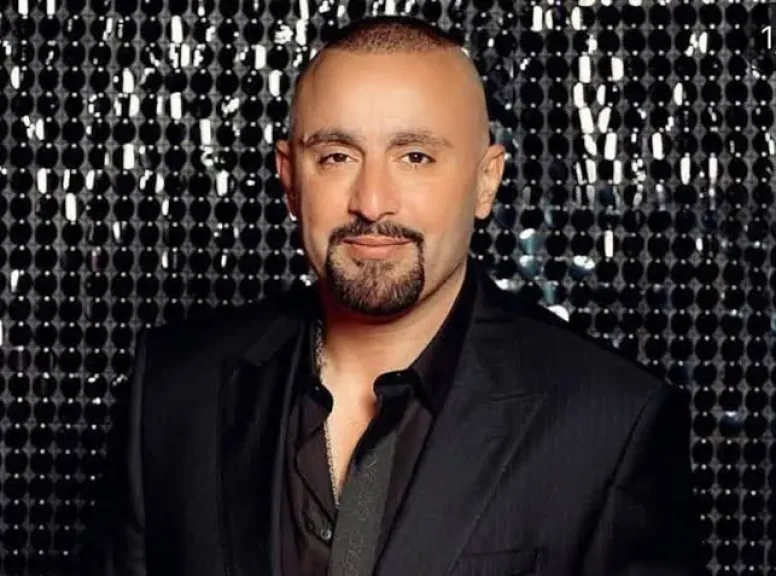 أول تعليق من النجم أحمد السقا بعد حذف الفيديو الخاص بدعم محمد صلاح