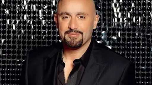 أول تعليق من النجم أحمد السقا بعد حذف الفيديو الخاص بدعم محمد صلاح