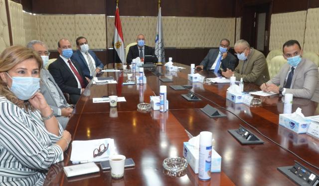 وزير الإسكان يتابع موقف تنفيذ وحدات «الإسكان الاجتماعي» بعدد من المحافظات والمدن الجديدة