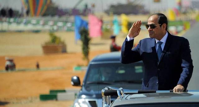 الجيش المصرى يحمى ولا يهدد