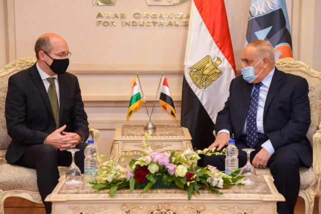 الهيئة العربية للتصنيع تستقبل سفير المجر لبحث الشراكة والتصنيع المشترك