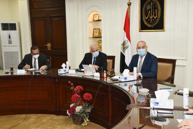وزير الإسكان ومحافظ الجيزة يتابعان الموقف التنفيذي لمشروع تطوير عشش شارع السودان