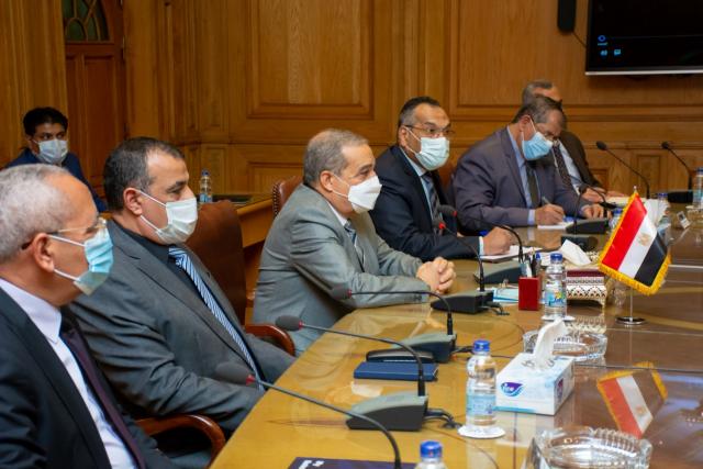 «الإنتاج الحربي» يبحث مع رئيس هيئة الصناعات العسكرية الباكستانية سبل تعزيز التعاون