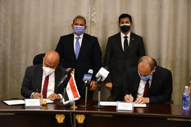 بروتوكول تعاون لإنشاء فروع للبنك الأهلي بمراكز الشباب