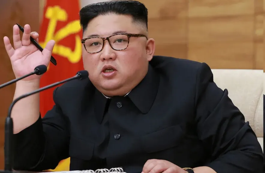 حقيقة دخول كيم جونغ أون في غيبوبة ونقله إلى الصين.. ماذا نعرف عن حالته الصحية؟