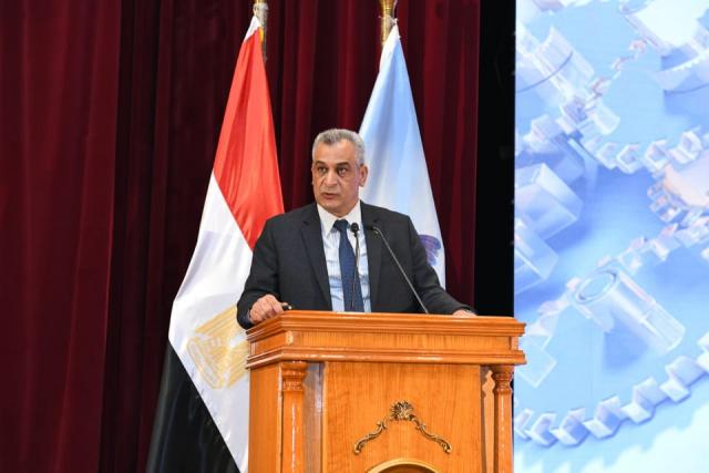 رئيس القطاعات الفنية بالهيئة القومية للإنتاج الحربي: شركاتنا تمتلك العديد من الإمكانيات التكنولوجية التي تساهم في تعزيز النمو الاقتصادي والتنمية المستدامة للبلاد