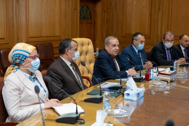وزيرا الإنتاج الحربي والزراعة يتابعان الموقف التنفيذي لمشروع تطوير مراكز تجميع الألبان