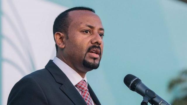 3 سيناريوهات للصراع المسلح بين إقليم التيجراى وآبى أحمد