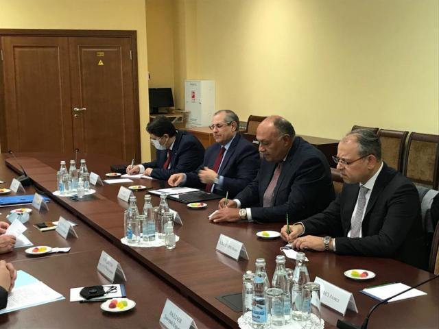 وزير الإسكان ومحافظ أسوان يتفقدان مشروعات الشريط النهري السياحي بمدينة أسوان الجديدة