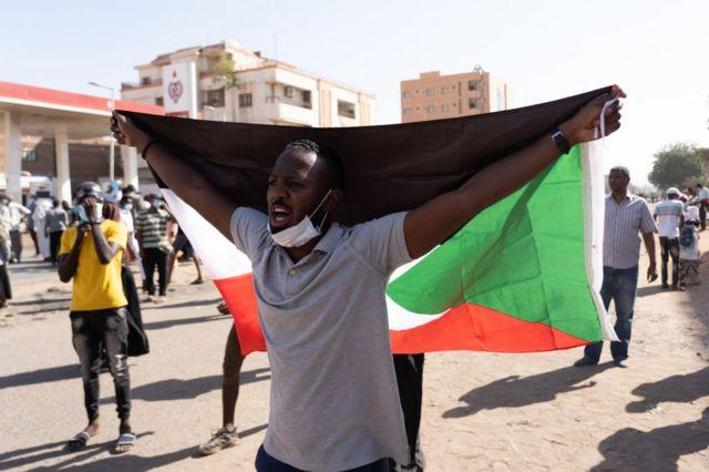 خطة الإصلاح السودانية تحاصرها «ضبابية المؤامرة» الخارجية