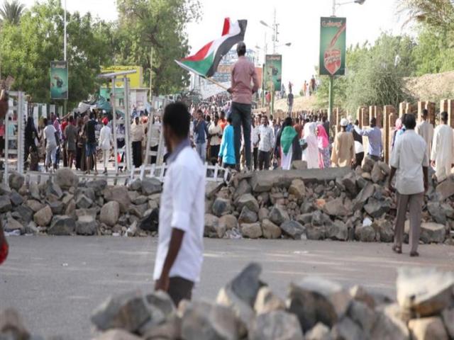 الشارع السودانى يرفض عروض الترضية