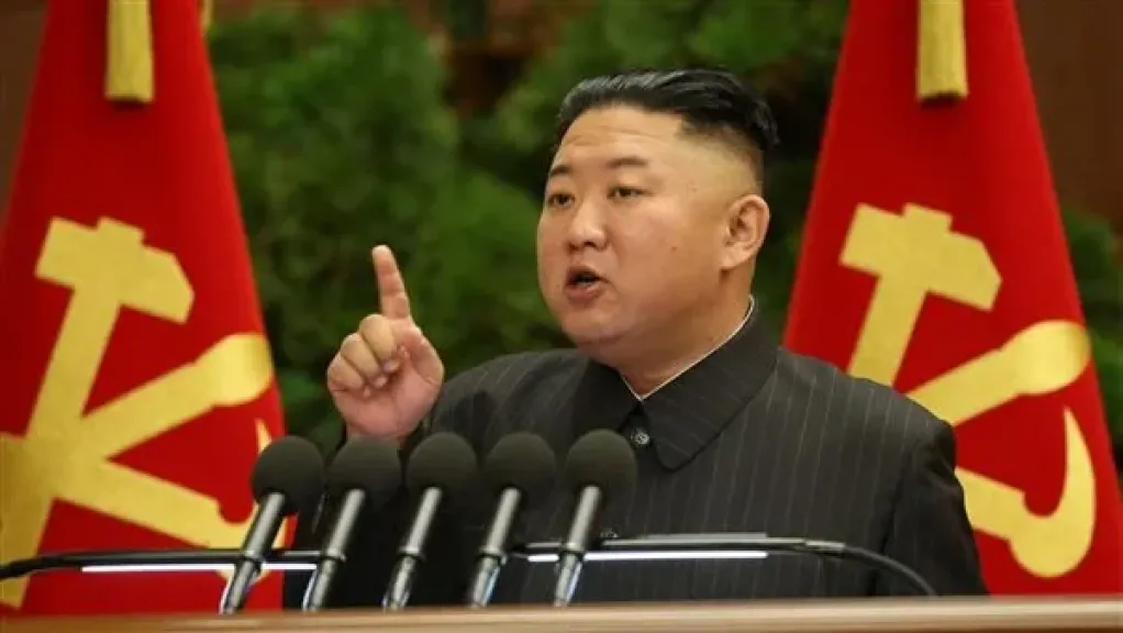 الحرب علي الأبواب .. زعيم كوريا الشمالية يأمر بزيادة إنتاج الصواريخ وقذائف المدفعية