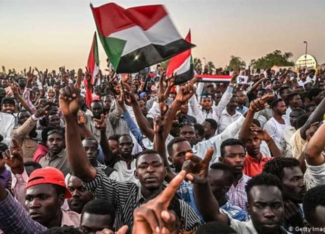 ”الورقة الأمريكية” تواجه العواصف الشعبية فى السودان