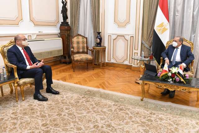 وزير الإنتاج الحربي يبحث مع  سفير الفلبين أوجه التعاون المشترك في مجالات التصنيع